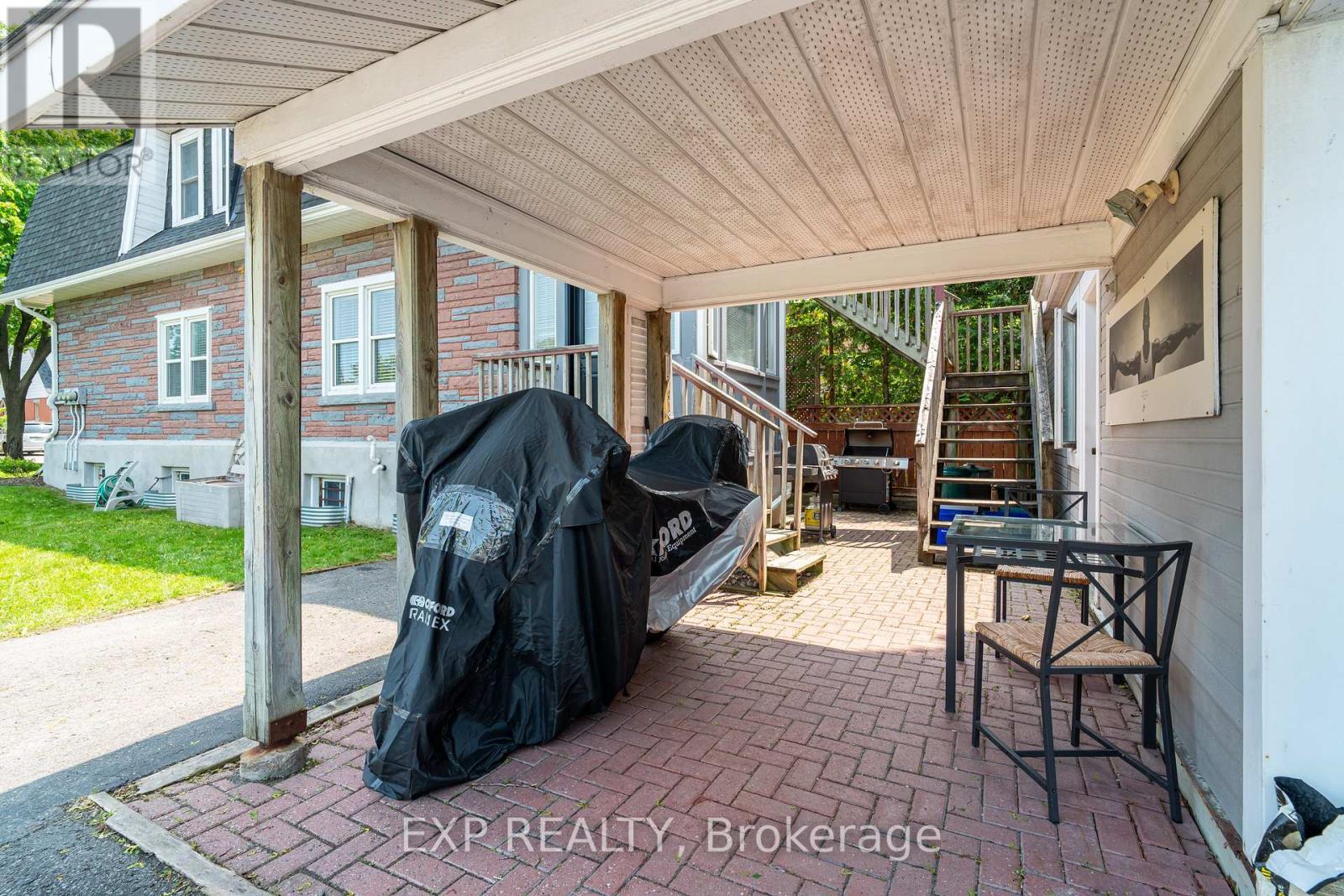 












12 ROSS AVENUE

,
Ottawa,




Ontario
K1Y0N3

