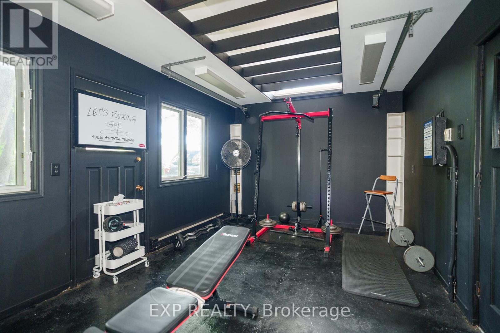 












12 ROSS AVENUE

,
Ottawa,




Ontario
K1Y0N3

