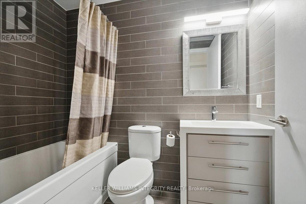 












1101 - 428 SPARKS STREET

,
Ottawa,




Ontario
K1R0B3

