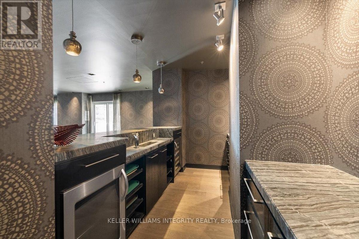 












1101 - 428 SPARKS STREET

,
Ottawa,




Ontario
K1R0B3


