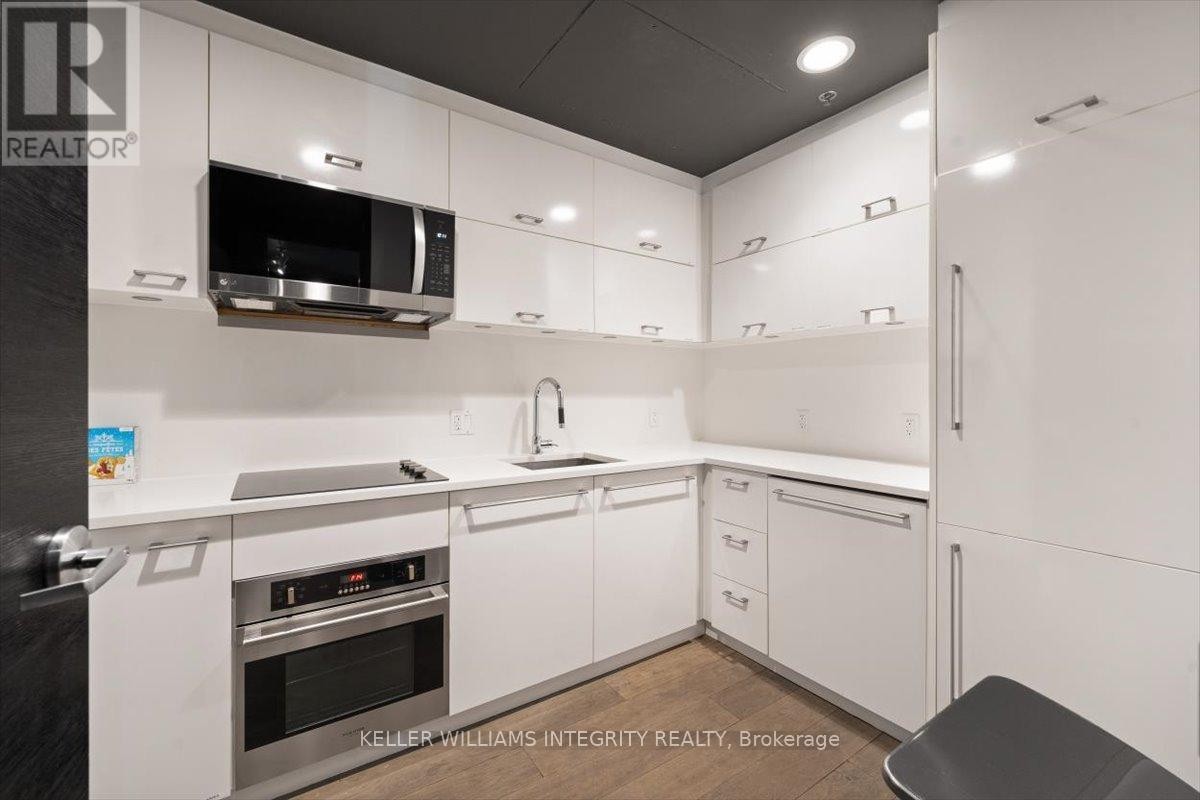 












1101 - 428 SPARKS STREET

,
Ottawa,




Ontario
K1R0B3

