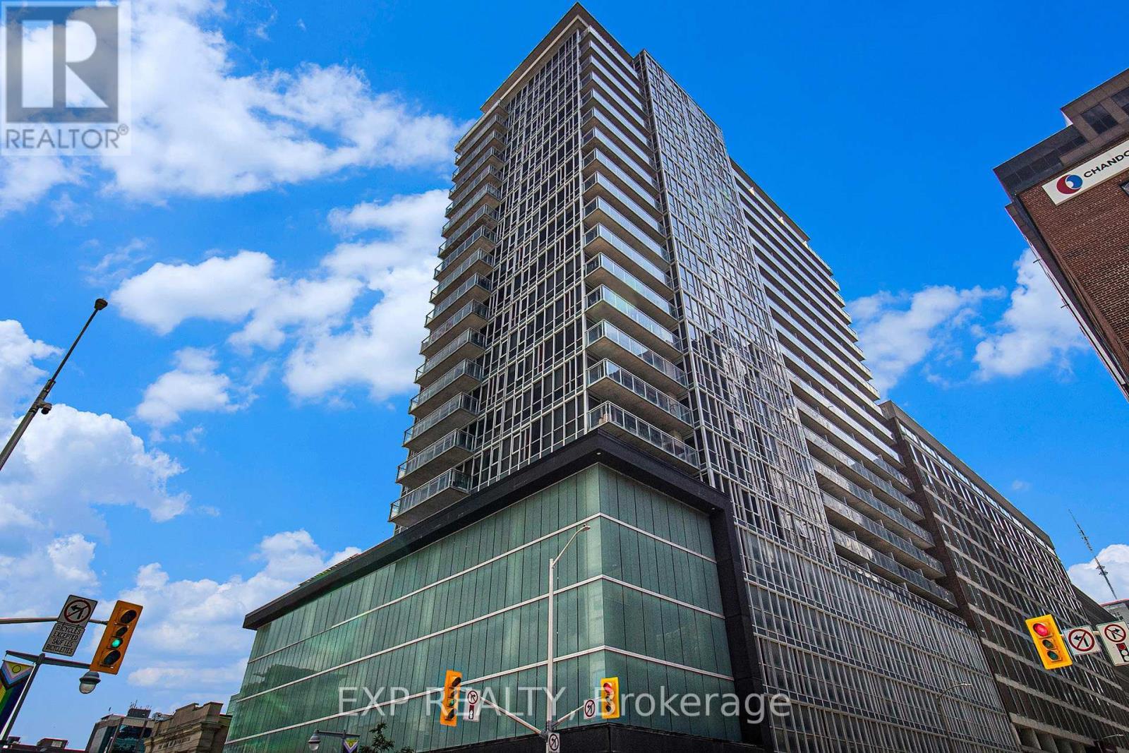 












709 - 324 LAURIER AVENUE W

,
Ottawa,




Ontario
K1P0A4

