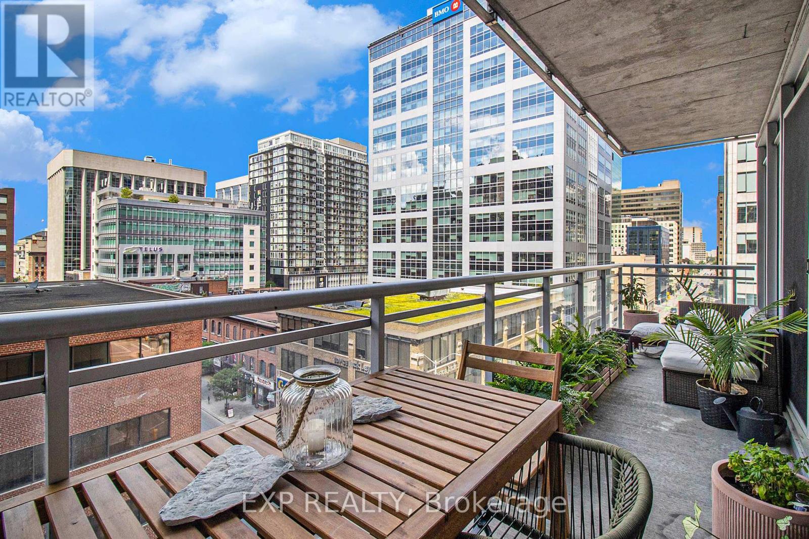 












709 - 324 LAURIER AVENUE W

,
Ottawa,




Ontario
K1P0A4

