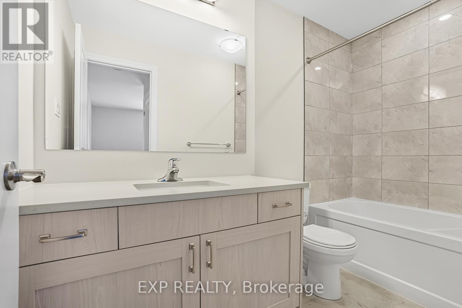 












415 CLUBTAIL PRIVATE

,
Ottawa,




Ontario
K1X0M9

