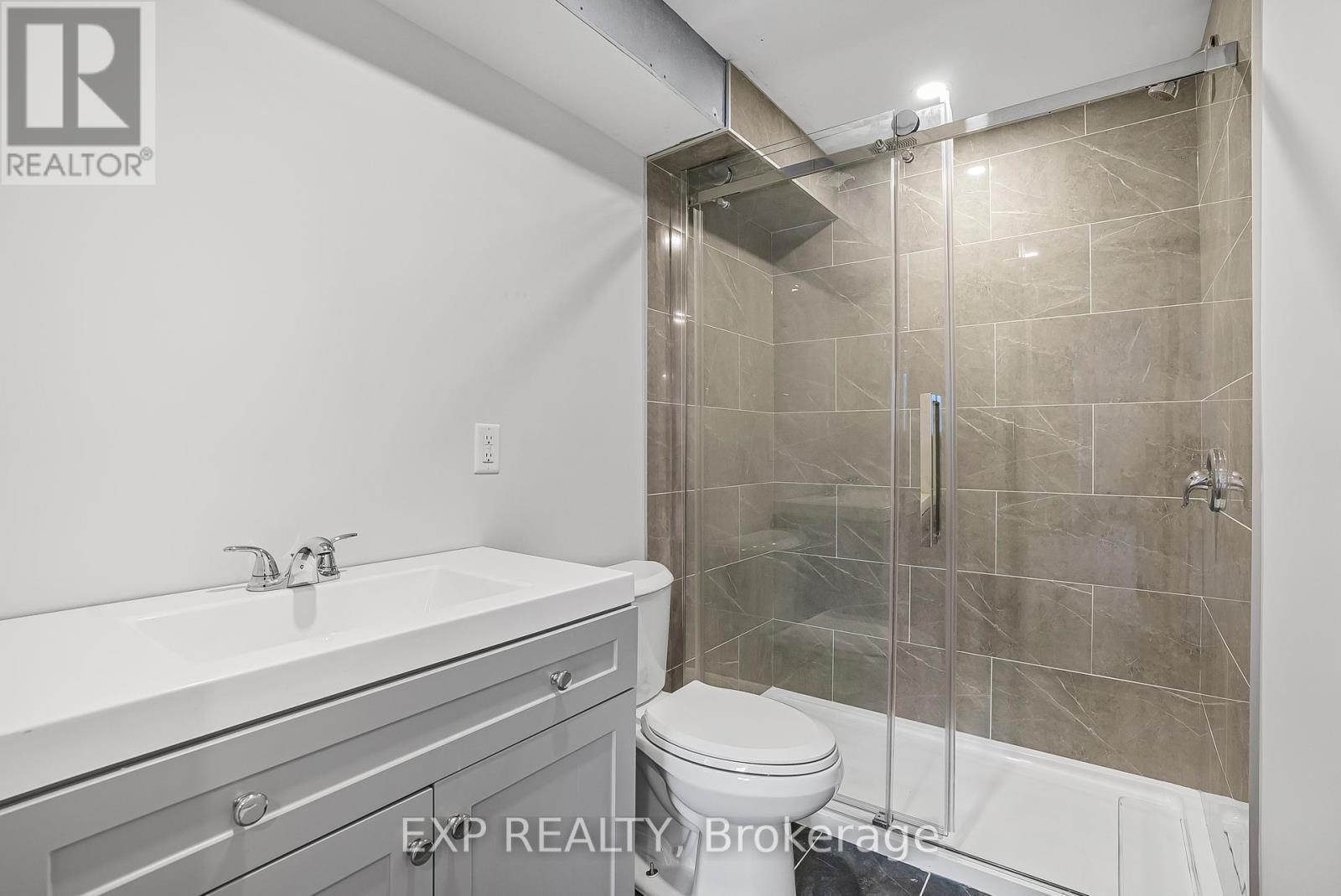 












415 CLUBTAIL PRIVATE

,
Ottawa,




Ontario
K1X0M9

