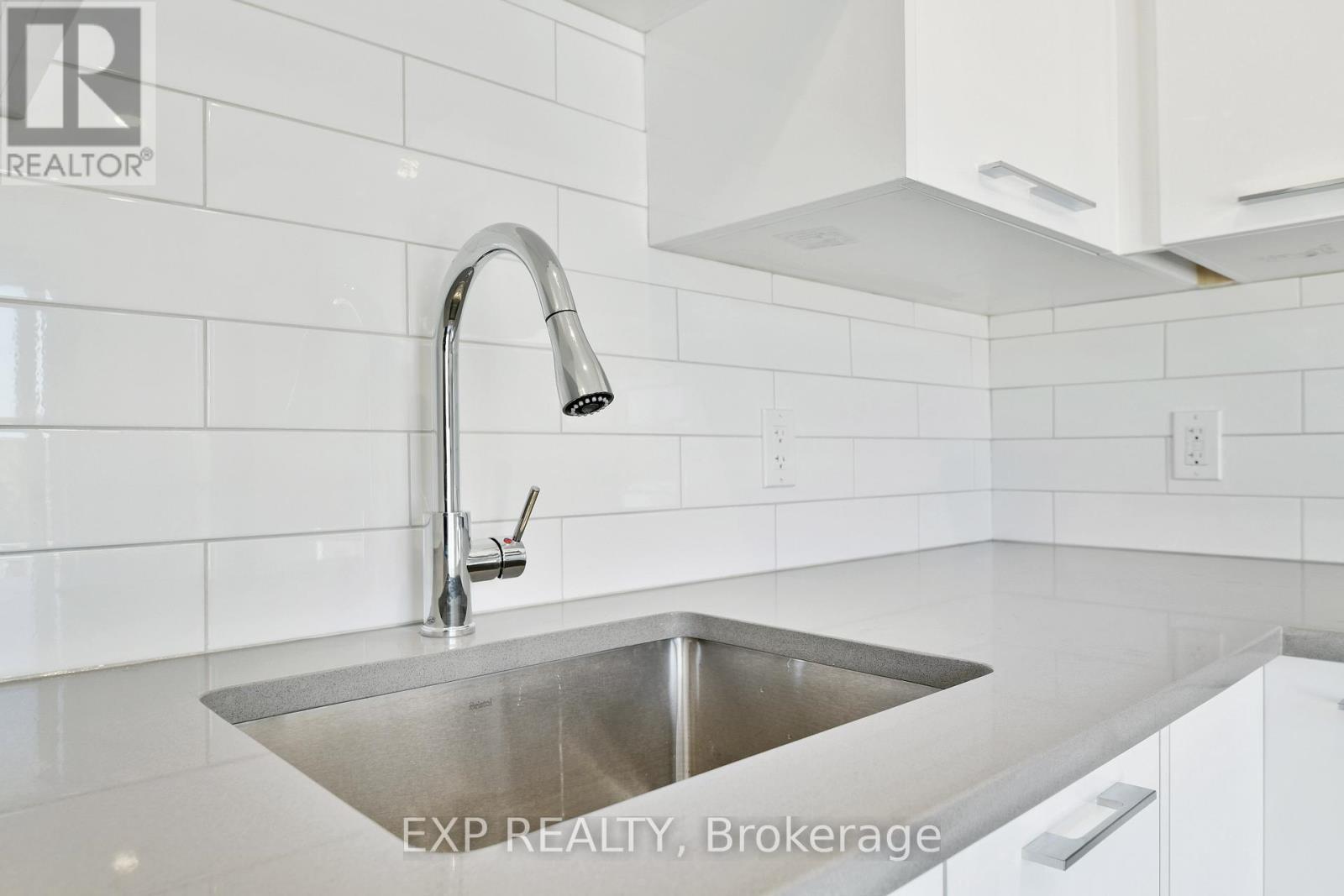 












369 LAFONTAINE AVENUE

,
Ottawa,




Ontario
K1L6X9

