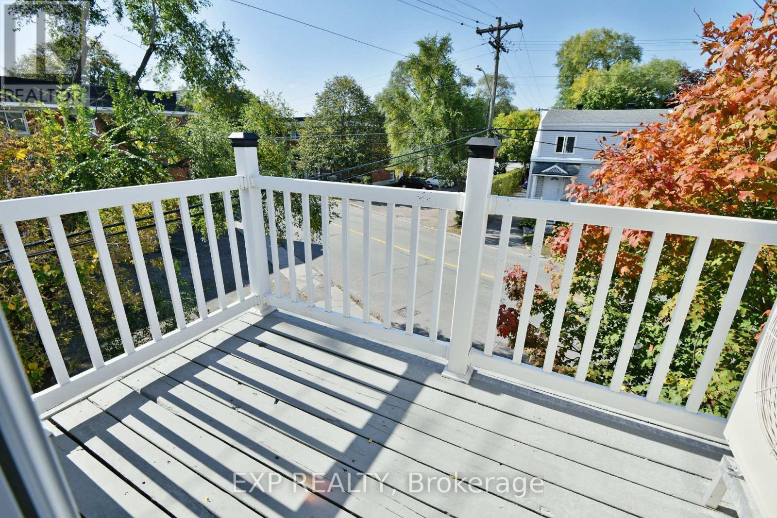 












369 LAFONTAINE AVENUE

,
Ottawa,




Ontario
K1L6X9

