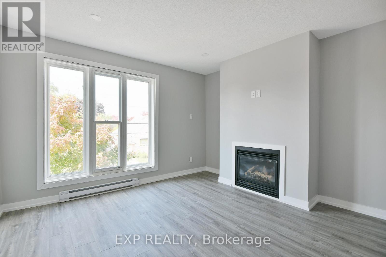 












369 LAFONTAINE AVENUE

,
Ottawa,




Ontario
K1L6X9

