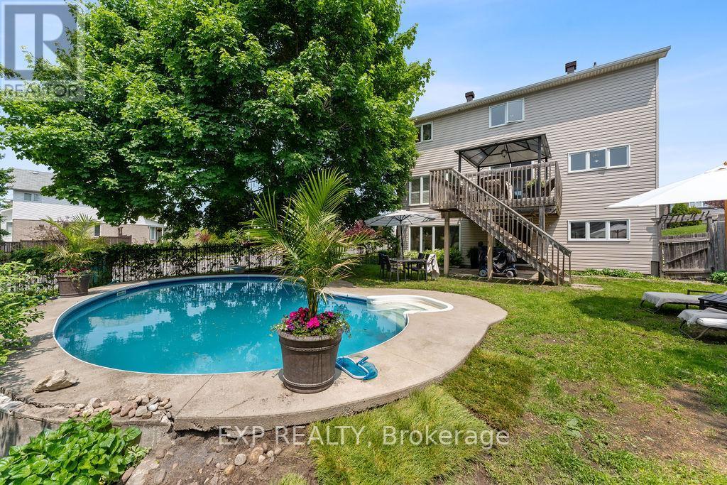 












2 BONNECHERE DRIVE

,
Ottawa,




Ontario
K2M2A5

