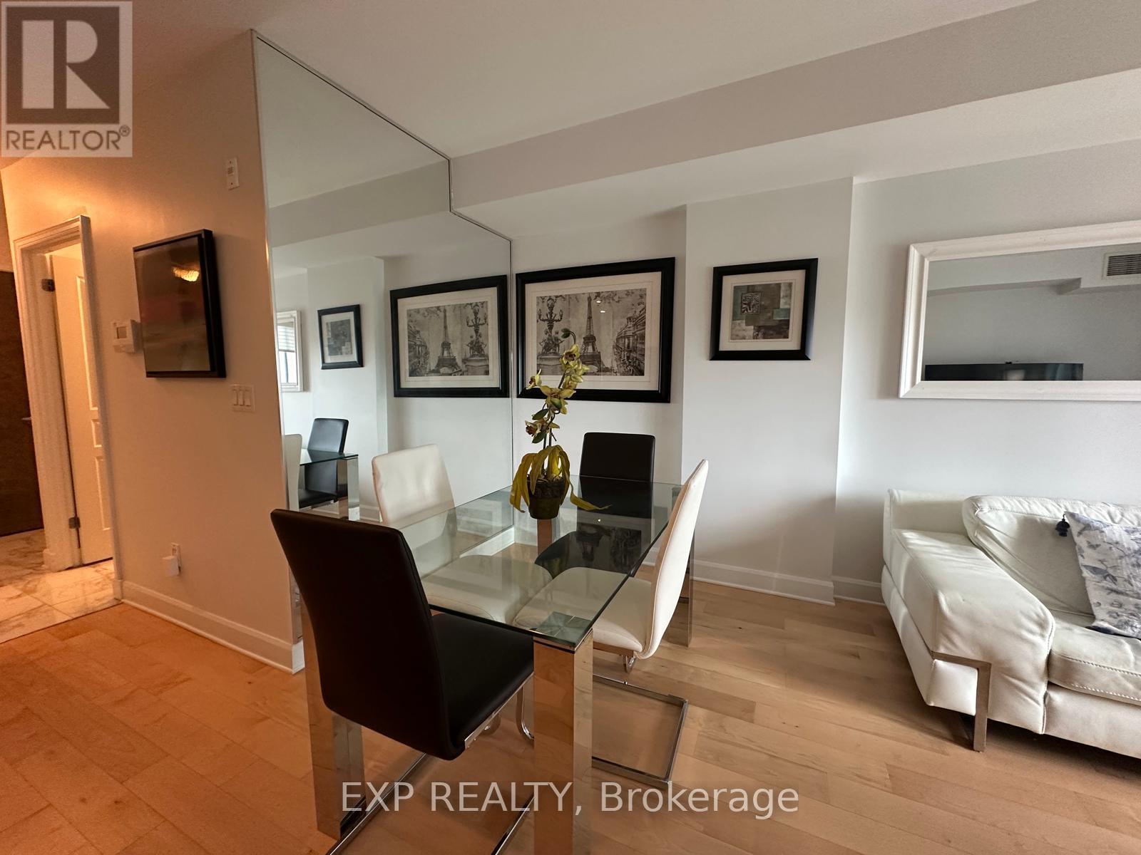 












310 - 200 BESSERER STREET

,
Ottawa,




Ontario
K1N0A7

