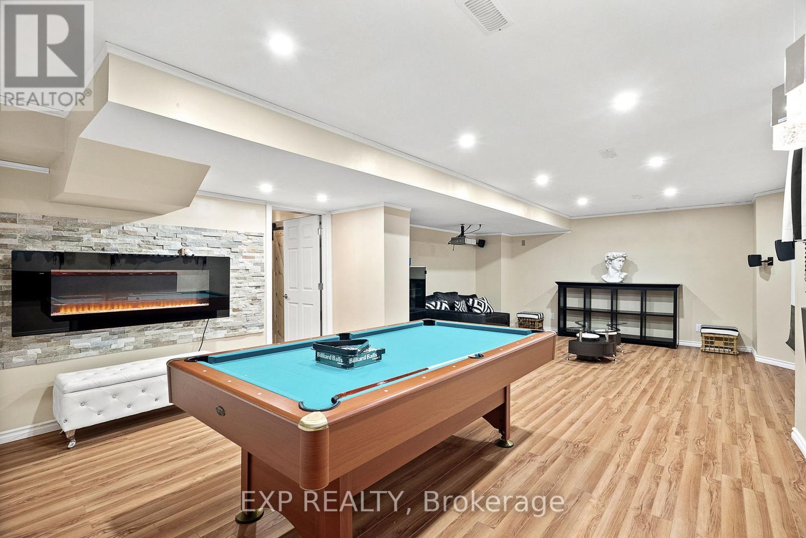 












360 ANTIGONISH AVENUE

,
Ottawa,




Ontario
K4A0T9

