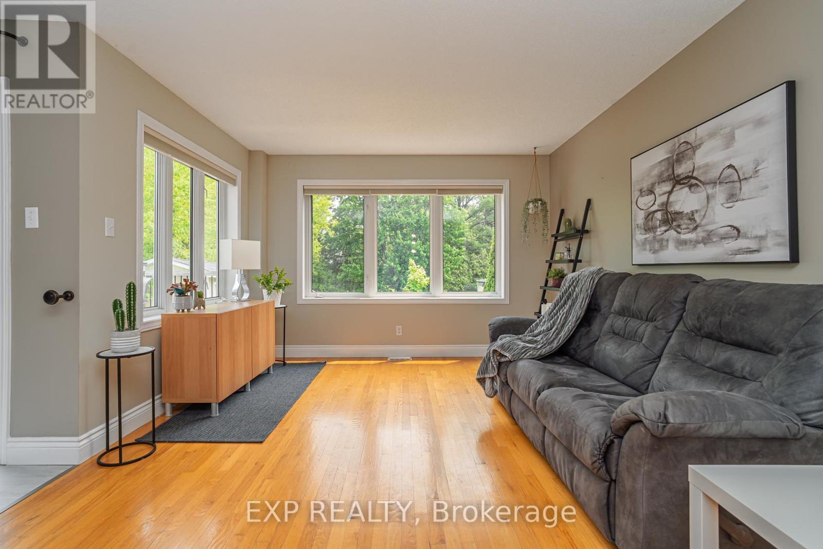 












295 BONAVISTA STREET

,
Clarence-Rockland,




Ontario
K4K1N8

