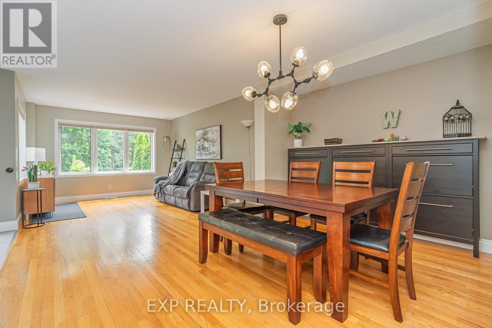 












295 BONAVISTA STREET

,
Clarence-Rockland,




Ontario
K4K1N8

