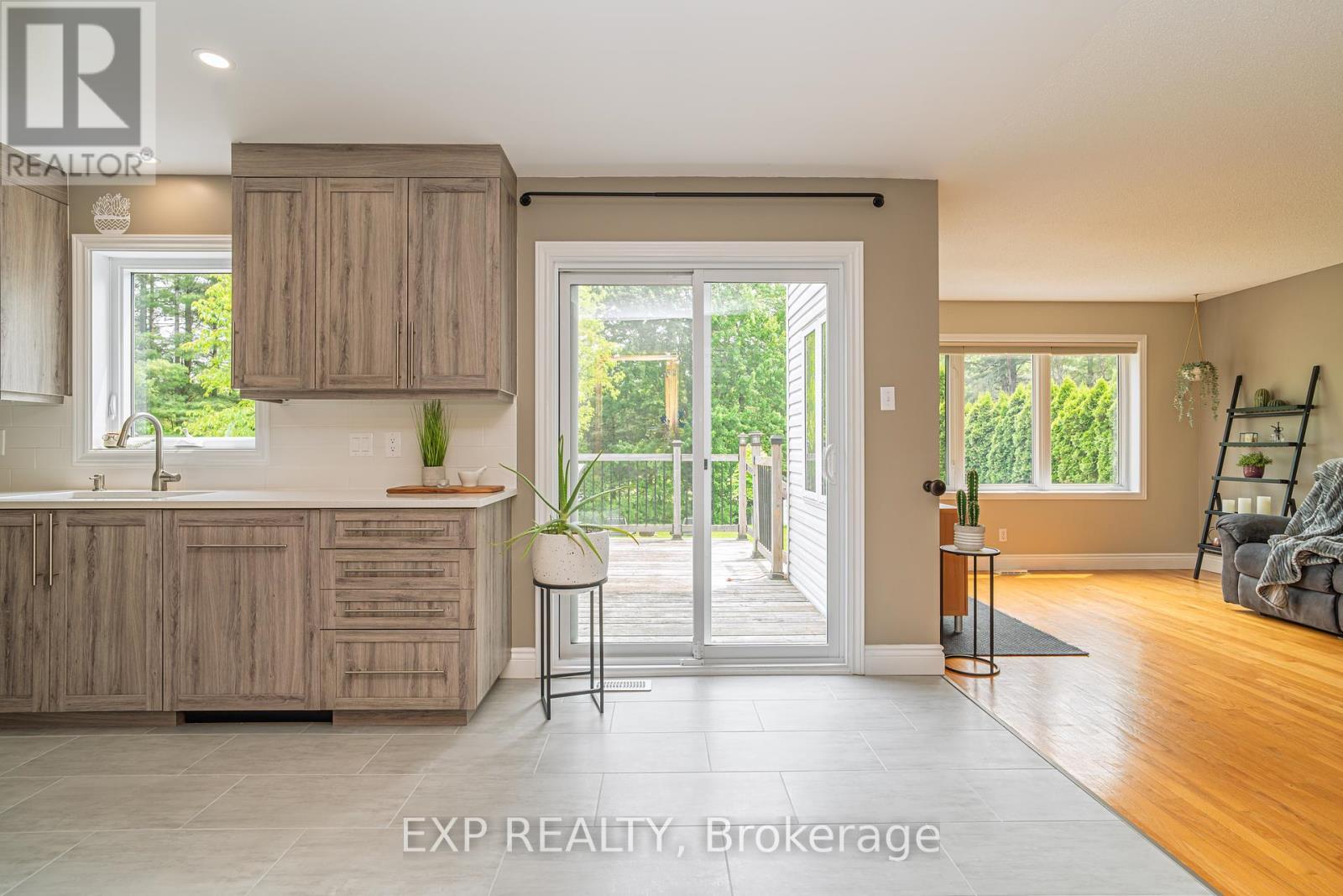 












295 BONAVISTA STREET

,
Clarence-Rockland,




Ontario
K4K1N8

