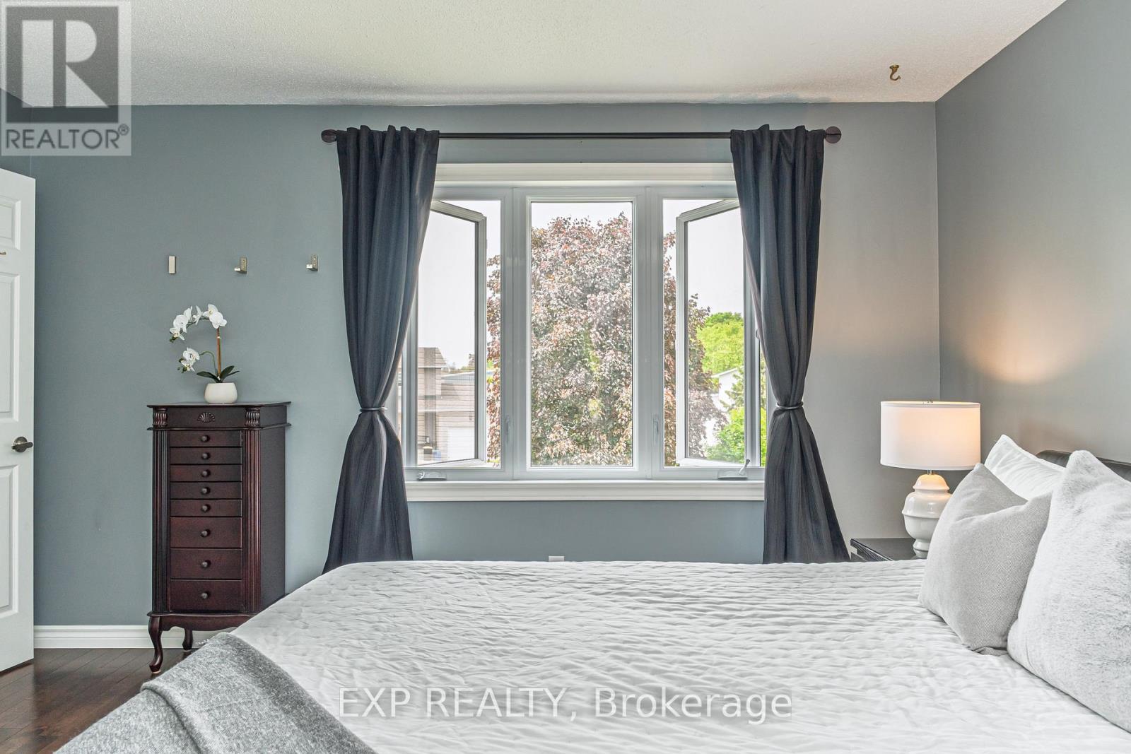 












295 BONAVISTA STREET

,
Clarence-Rockland,




Ontario
K4K1N8

