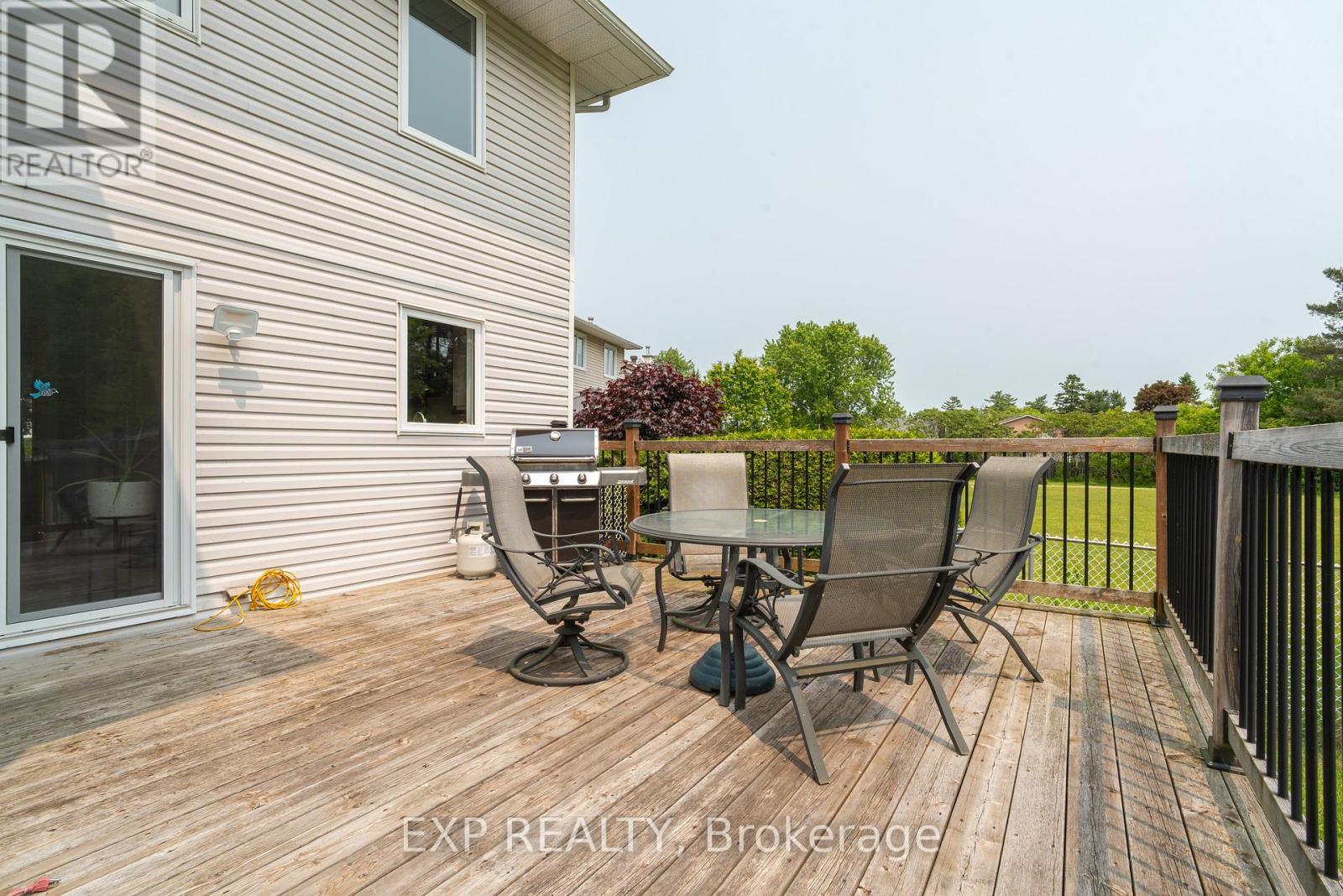 












295 BONAVISTA STREET

,
Clarence-Rockland,




Ontario
K4K1N8


