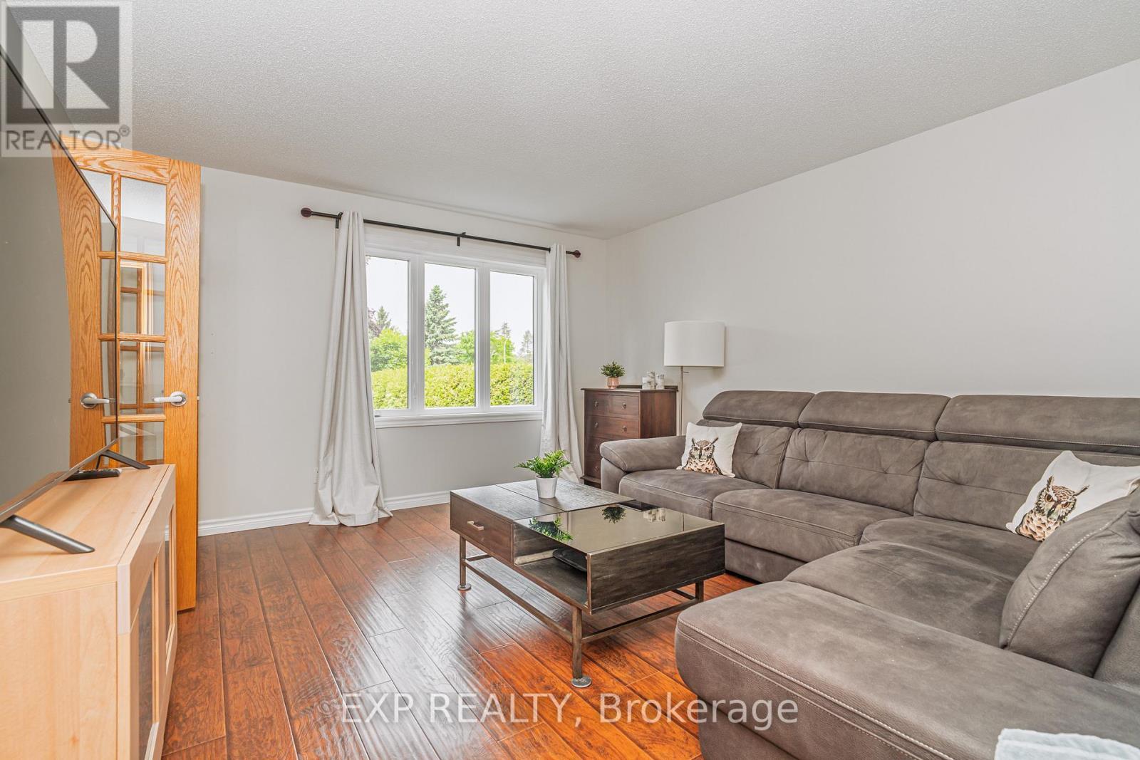 












295 BONAVISTA STREET

,
Clarence-Rockland,




Ontario
K4K1N8

