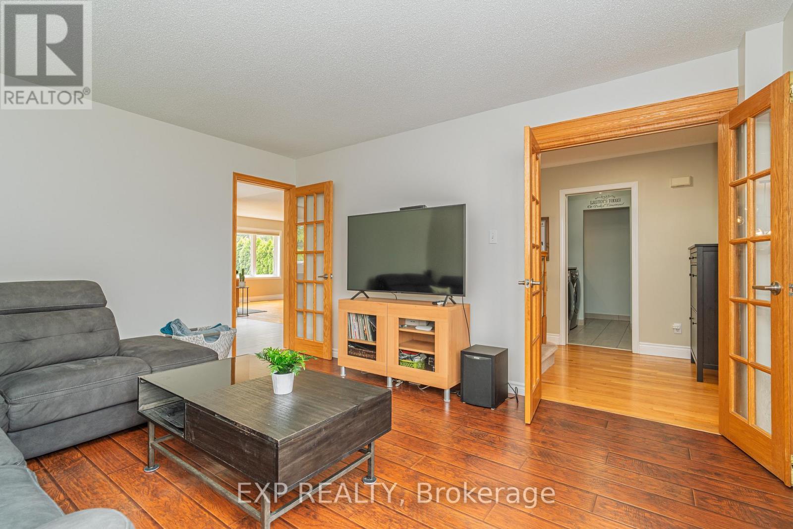 












295 BONAVISTA STREET

,
Clarence-Rockland,




Ontario
K4K1N8

