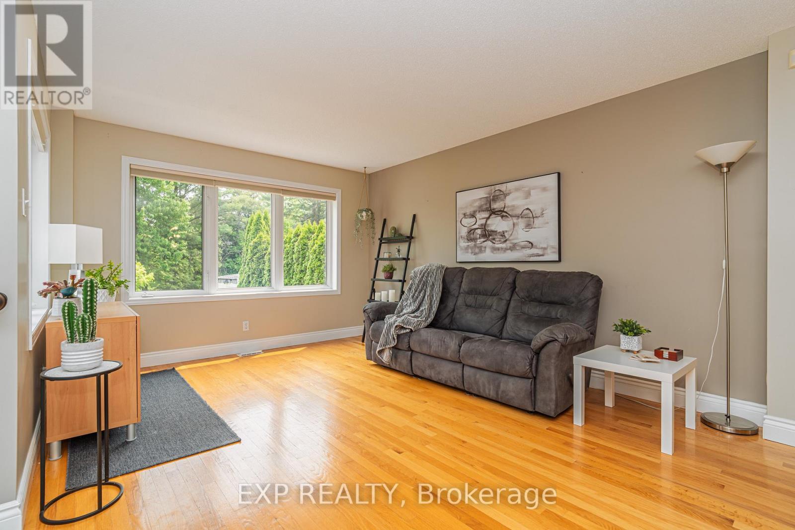 












295 BONAVISTA STREET

,
Clarence-Rockland,




Ontario
K4K1N8

