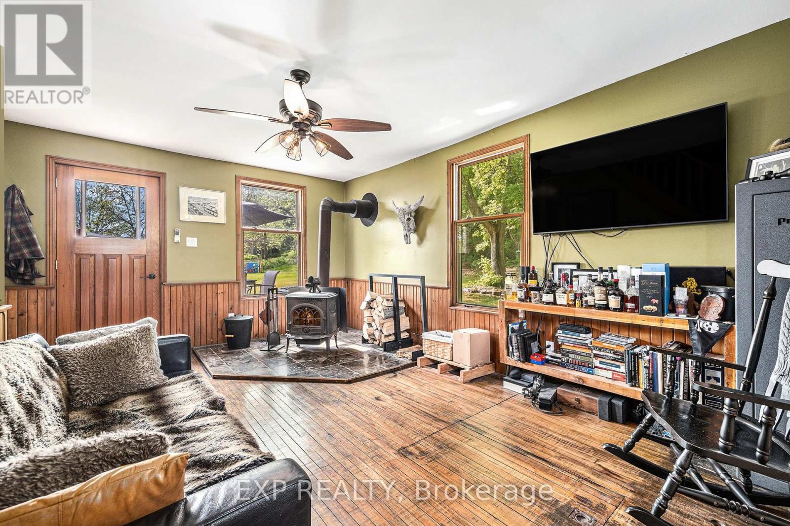 












1589 RIVER ROAD

,
McNab/Braeside,




Ontario
K0A1G0


