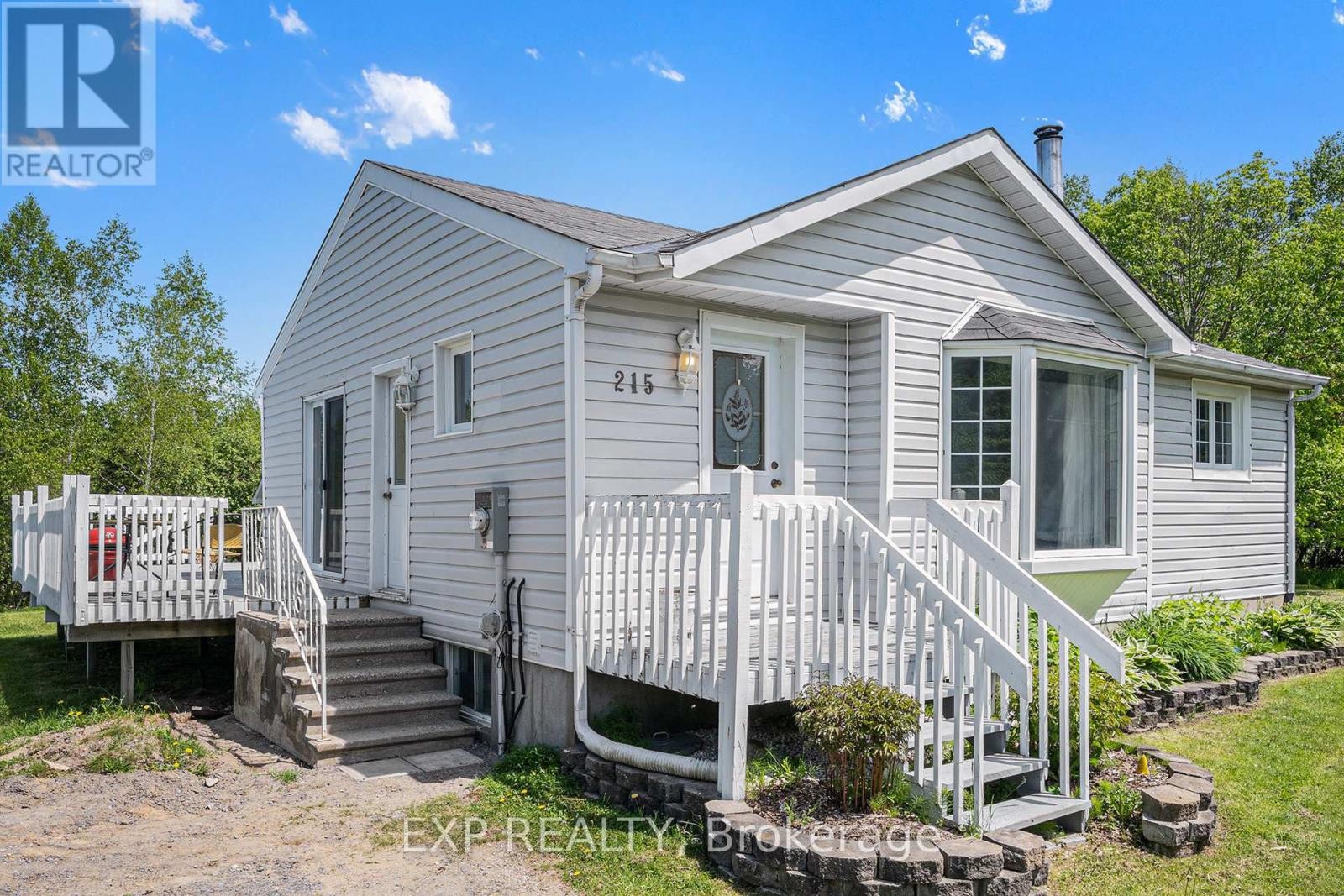 












215 ST THOMAS ROAD

,
Russell,




Ontario
K0A3H0

