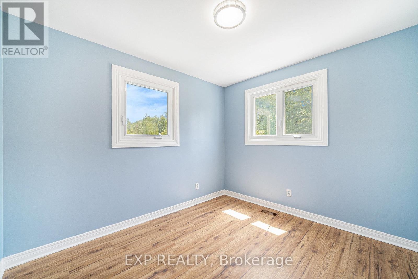 












215 ST THOMAS ROAD

,
Russell,




Ontario
K0A3H0

