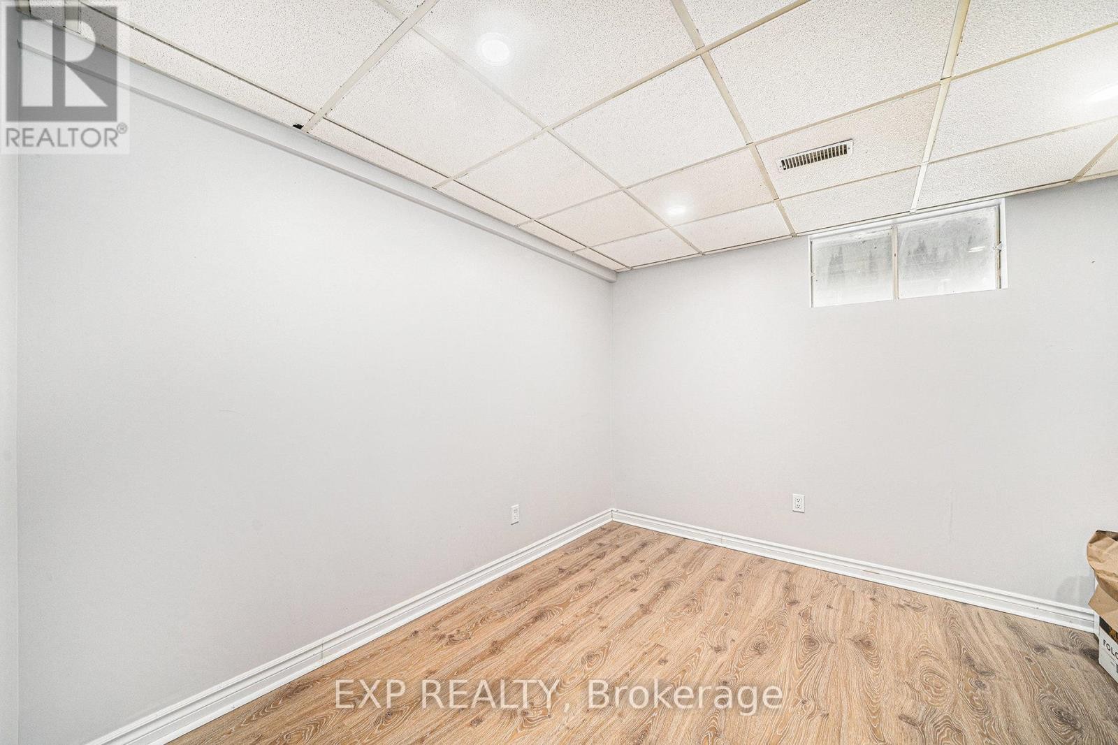 












215 ST THOMAS ROAD

,
Russell,




Ontario
K0A3H0

