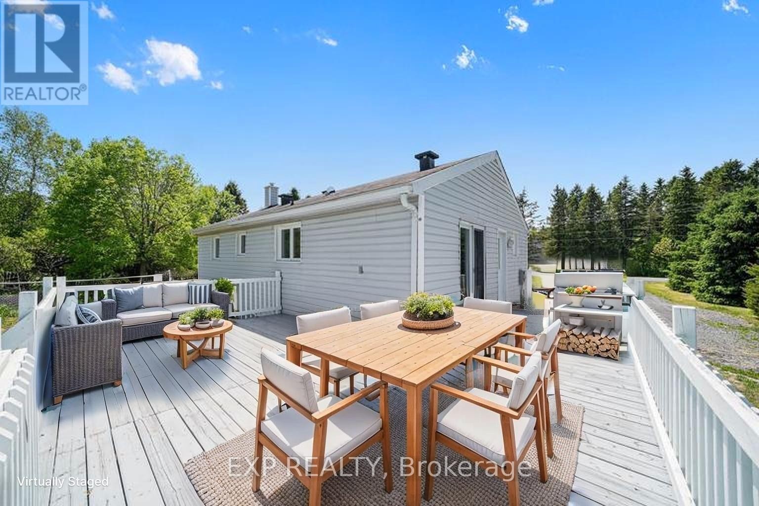 












215 ST THOMAS ROAD

,
Russell,




Ontario
K0A3H0

