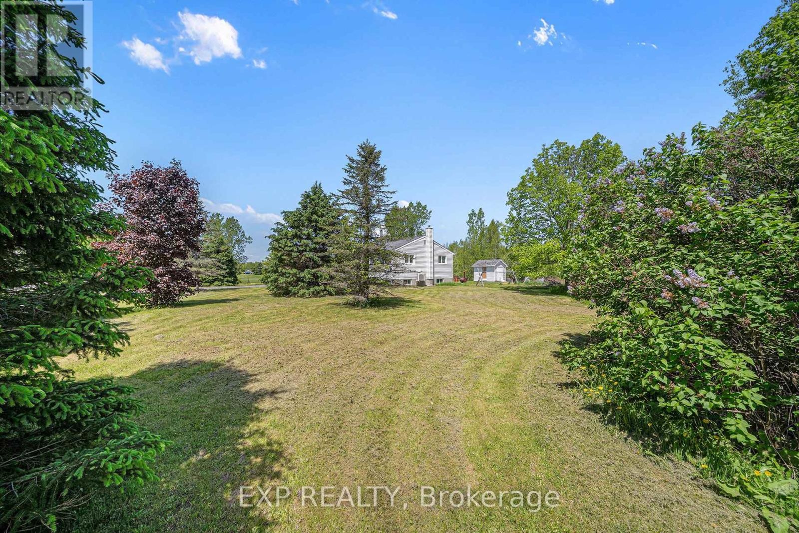 












215 ST THOMAS ROAD

,
Russell,




Ontario
K0A3H0

