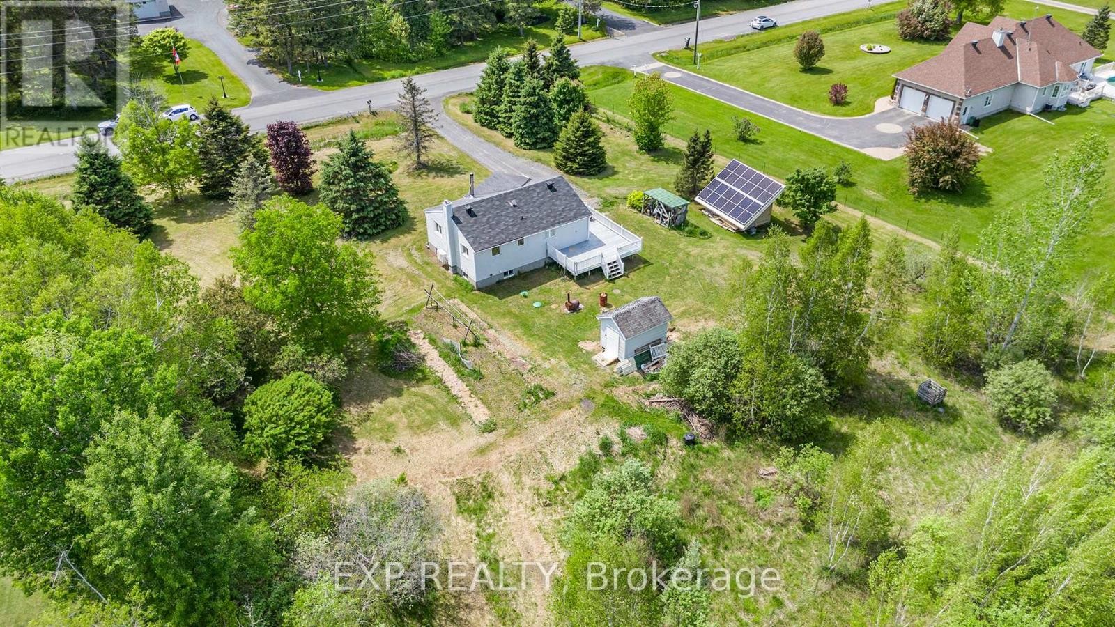 












215 ST THOMAS ROAD

,
Russell,




Ontario
K0A3H0

