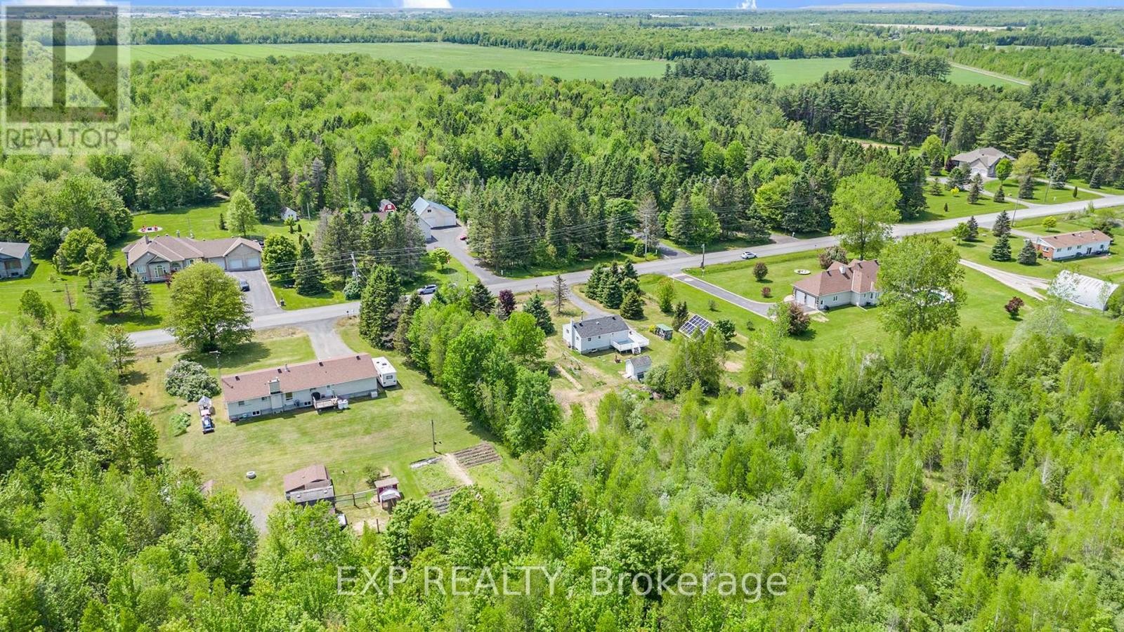 












215 ST THOMAS ROAD

,
Russell,




Ontario
K0A3H0

