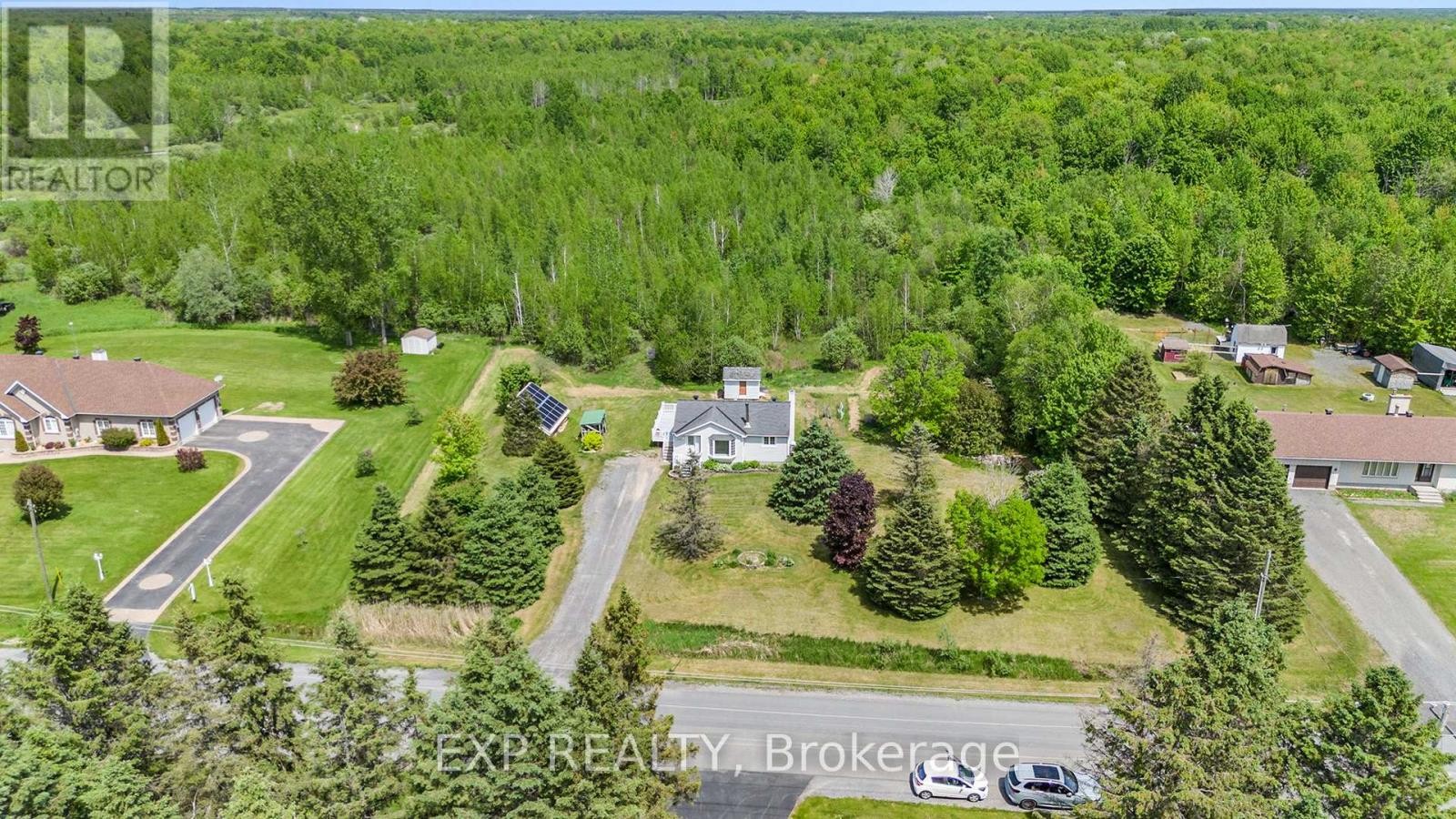 












215 ST THOMAS ROAD

,
Russell,




Ontario
K0A3H0


