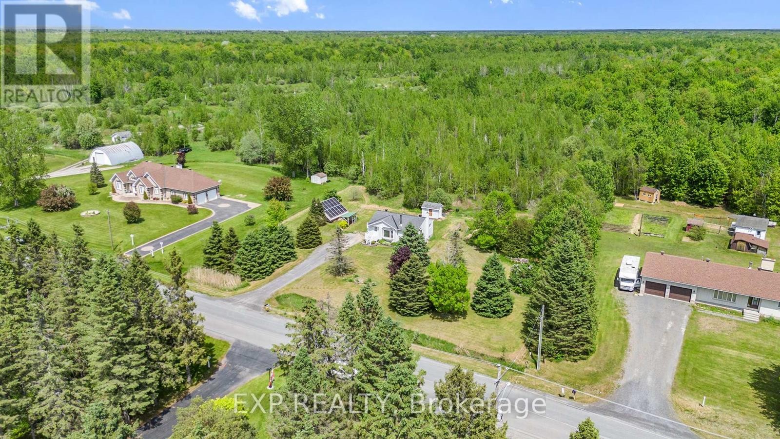 












215 ST THOMAS ROAD

,
Russell,




Ontario
K0A3H0

