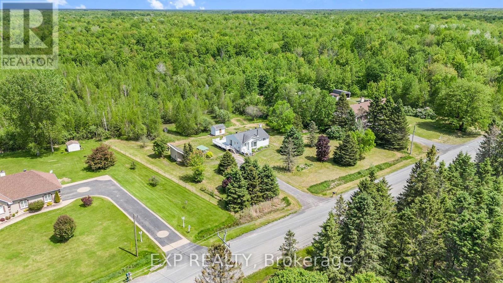 












215 ST THOMAS ROAD

,
Russell,




Ontario
K0A3H0

