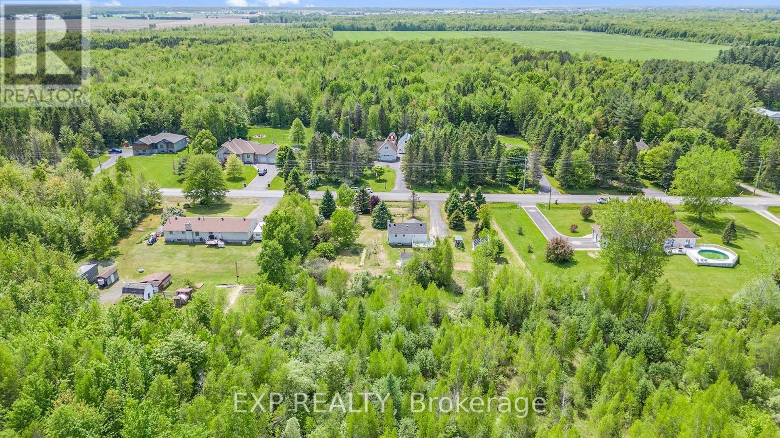 












215 ST THOMAS ROAD

,
Russell,




Ontario
K0A3H0

