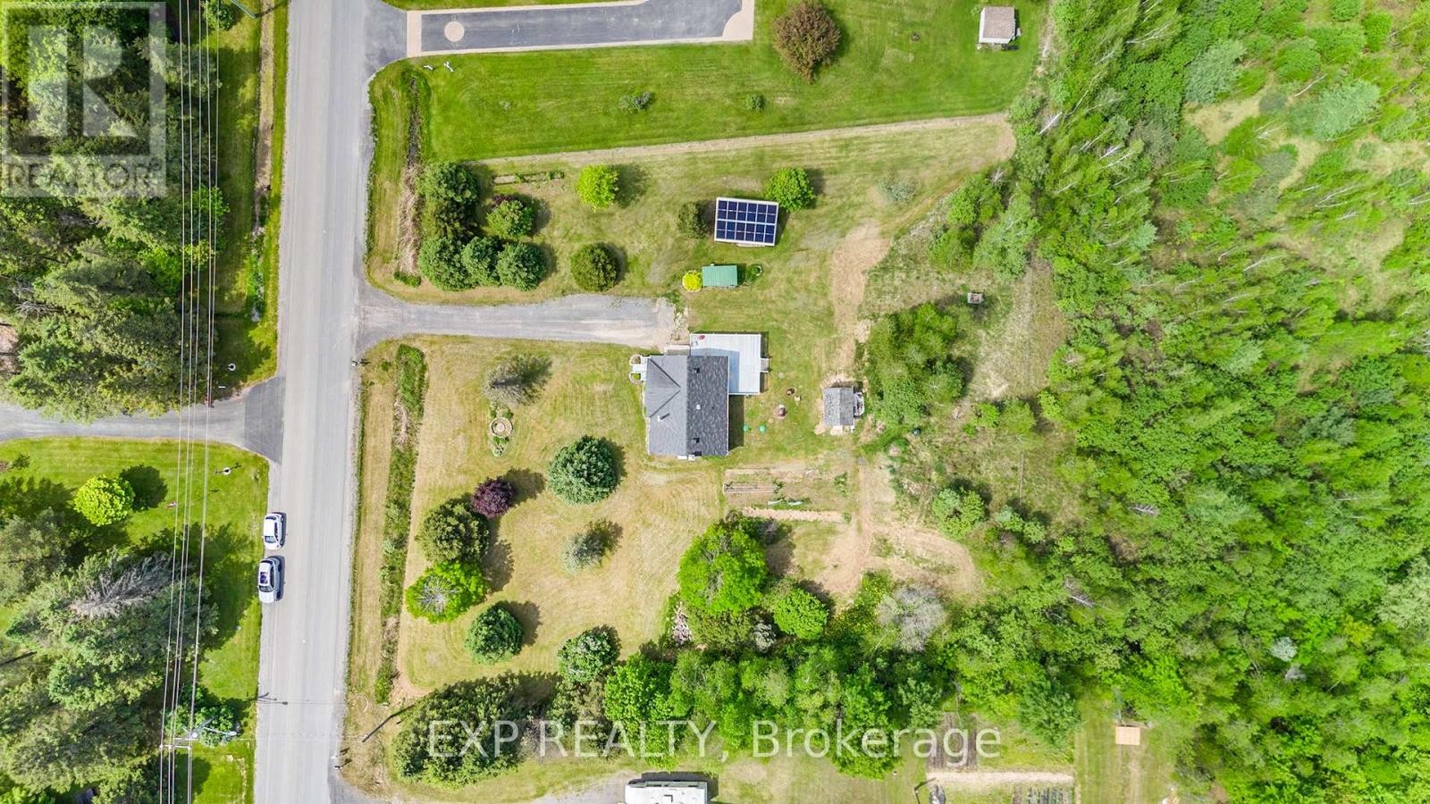 












215 ST THOMAS ROAD

,
Russell,




Ontario
K0A3H0

