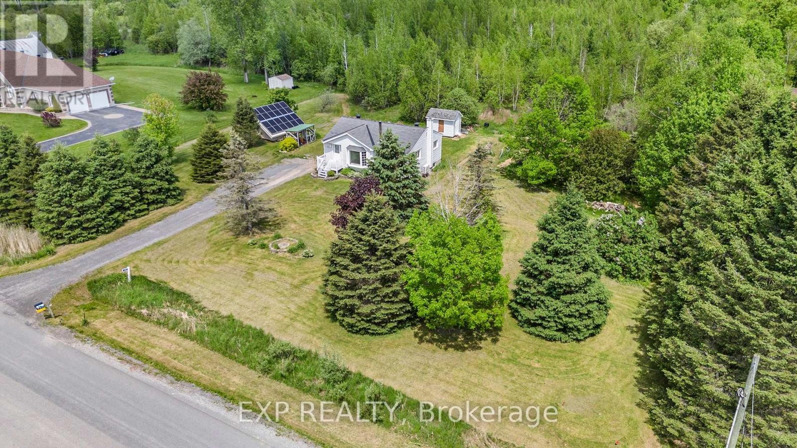 












215 ST THOMAS ROAD

,
Russell,




Ontario
K0A3H0

