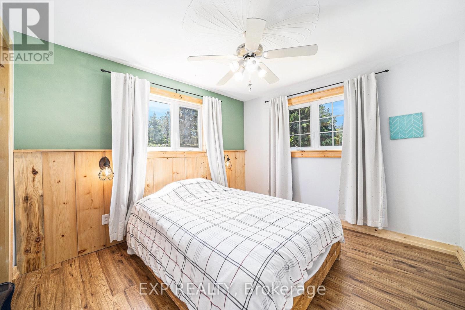 












215 ST THOMAS ROAD

,
Russell,




Ontario
K0A3H0

