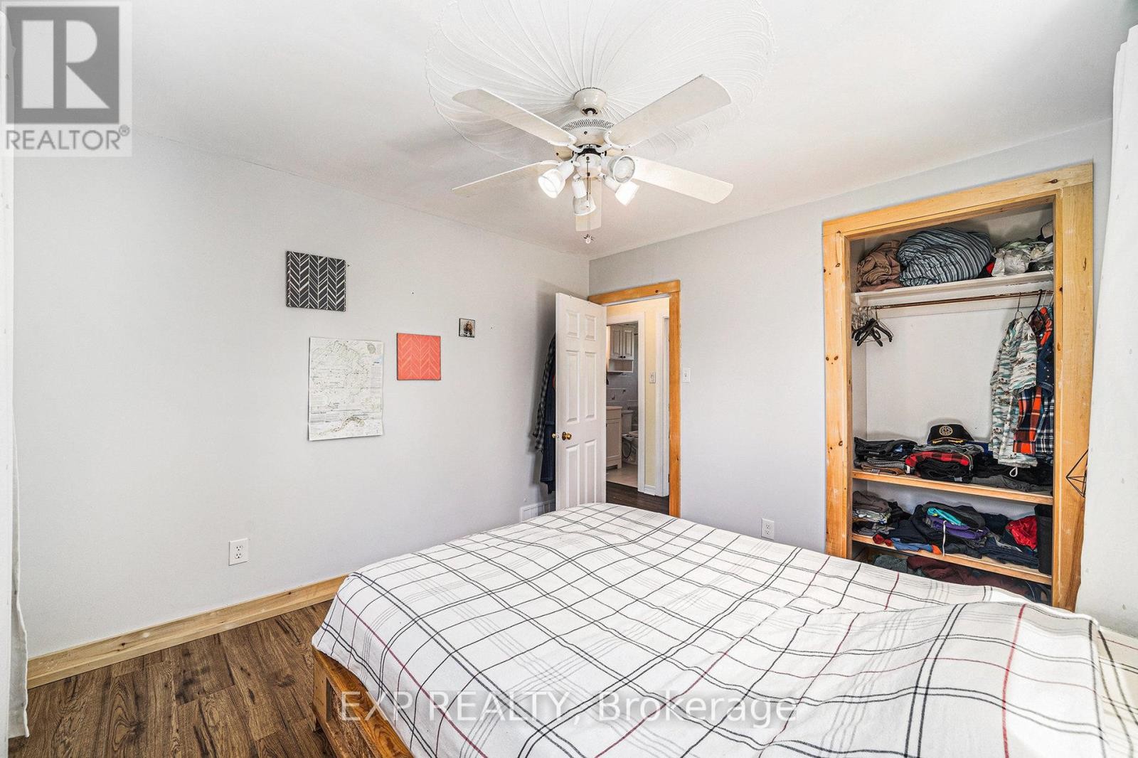 












215 ST THOMAS ROAD

,
Russell,




Ontario
K0A3H0

