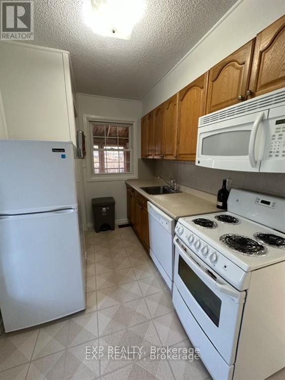 












954 FISHER AVENUE

,
Ottawa,




Ontario
K1Z6P4

