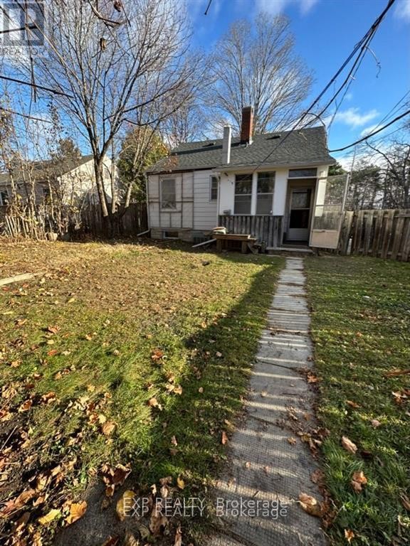 












954 FISHER AVENUE

,
Ottawa,




Ontario
K1Z6P4

