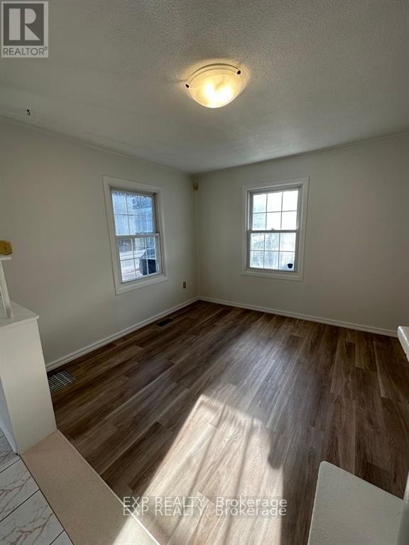 












954 FISHER AVENUE

,
Ottawa,




Ontario
K1Z6P4

