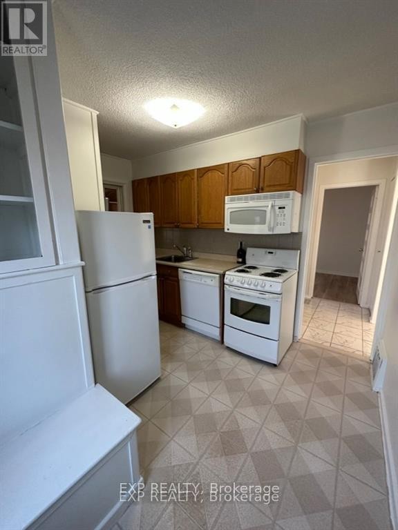 












954 FISHER AVENUE

,
Ottawa,




Ontario
K1Z6P4

