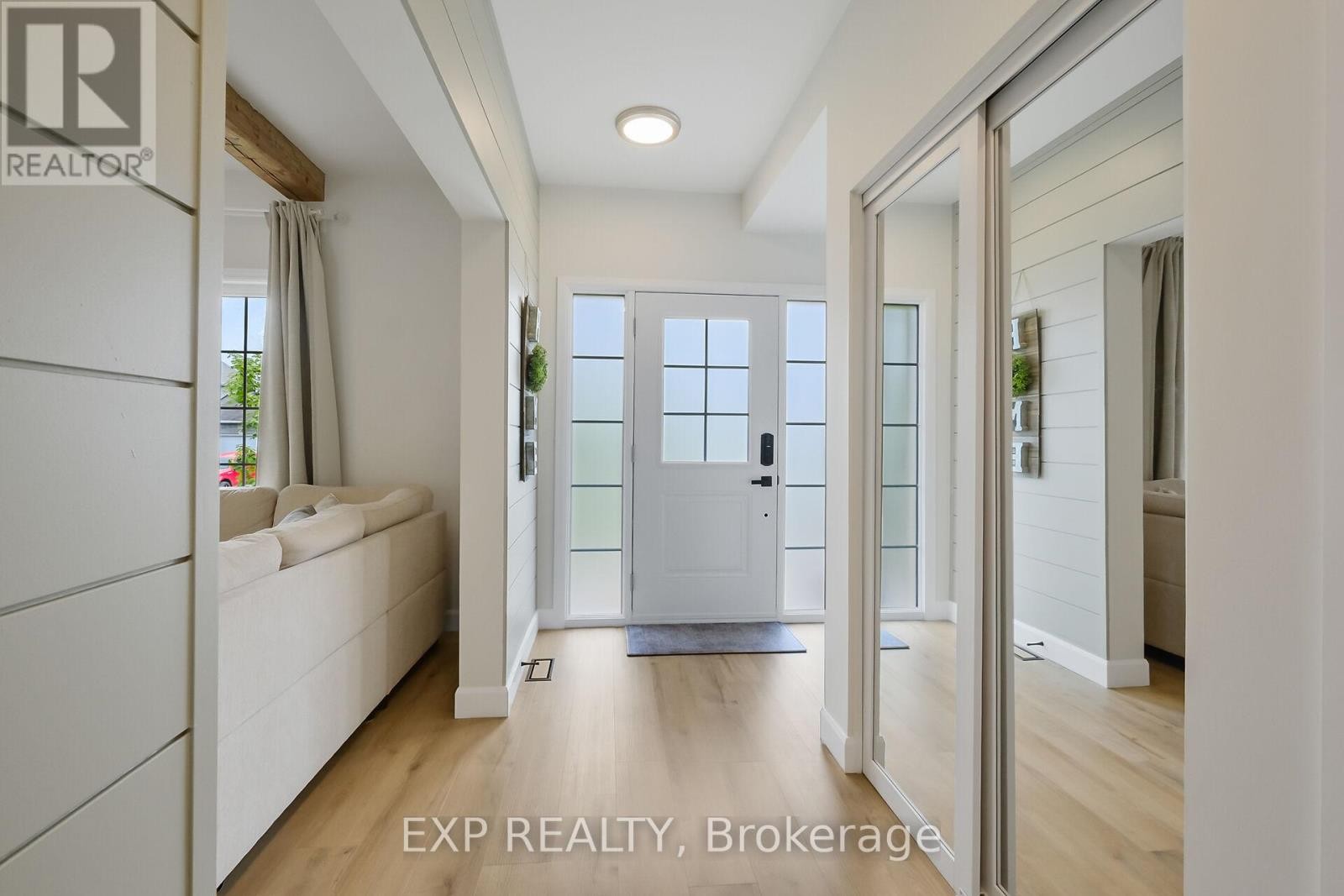 












86 OASIS STREET

,
The Nation,




Ontario
K0A2M0

