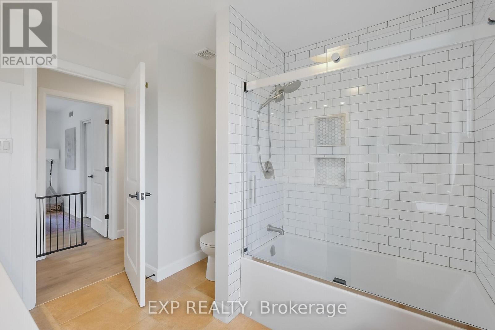 












86 OASIS STREET

,
The Nation,




Ontario
K0A2M0

