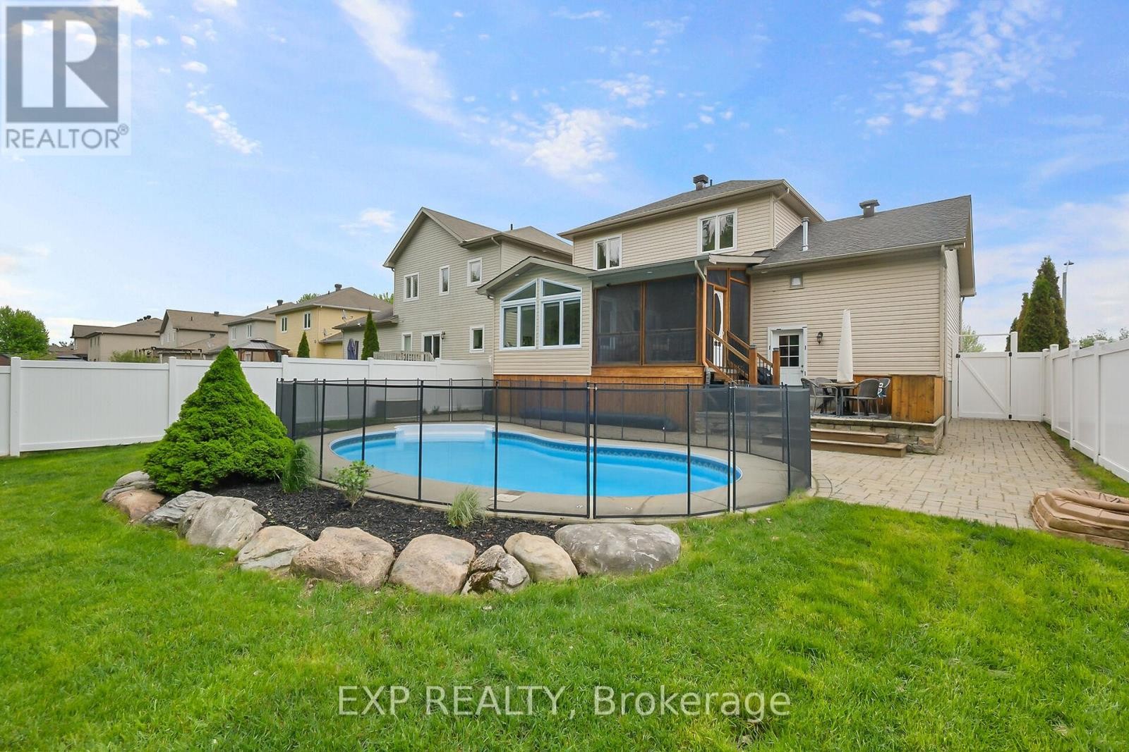 












86 OASIS STREET

,
The Nation,




Ontario
K0A2M0

