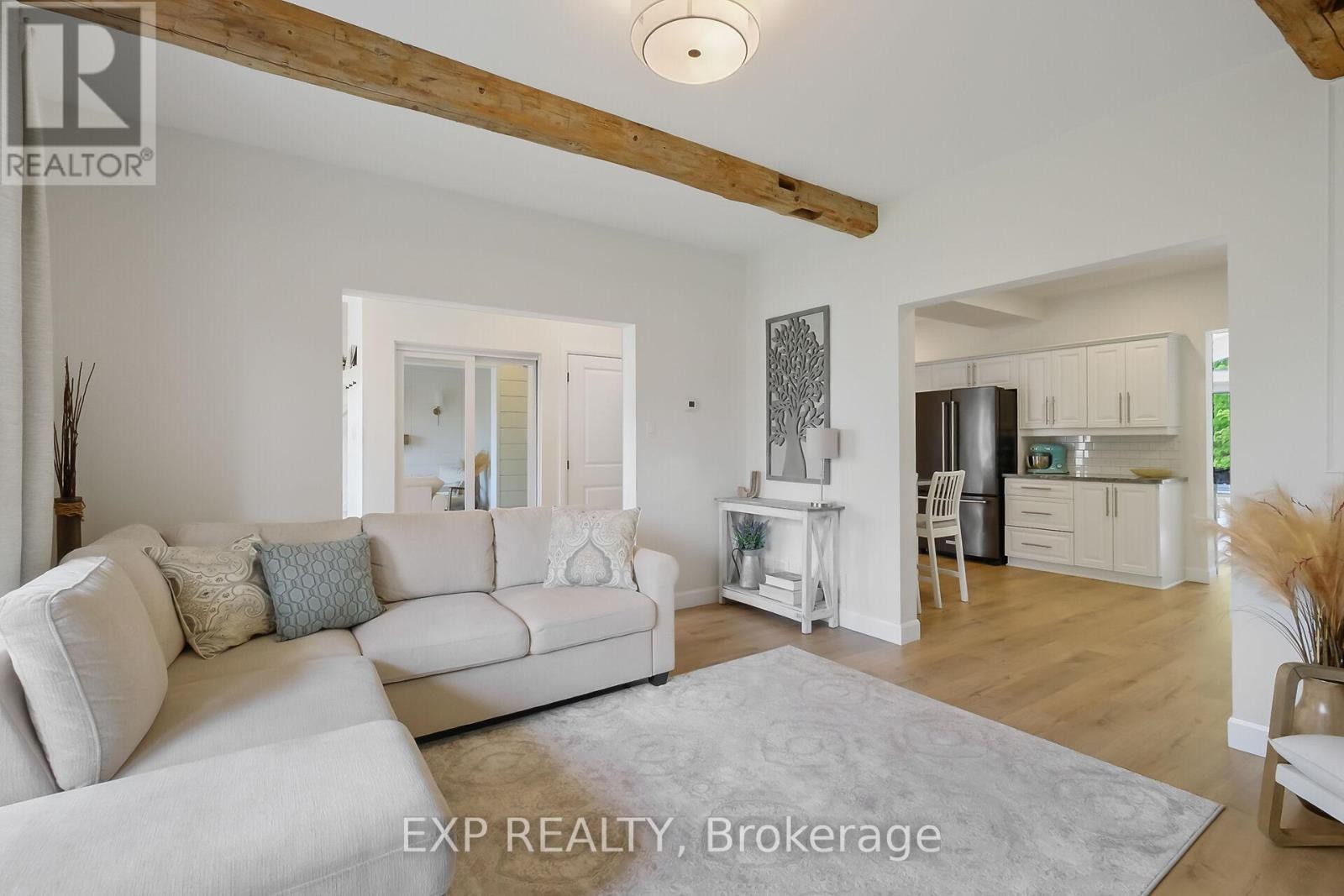 












86 OASIS STREET

,
The Nation,




Ontario
K0A2M0

