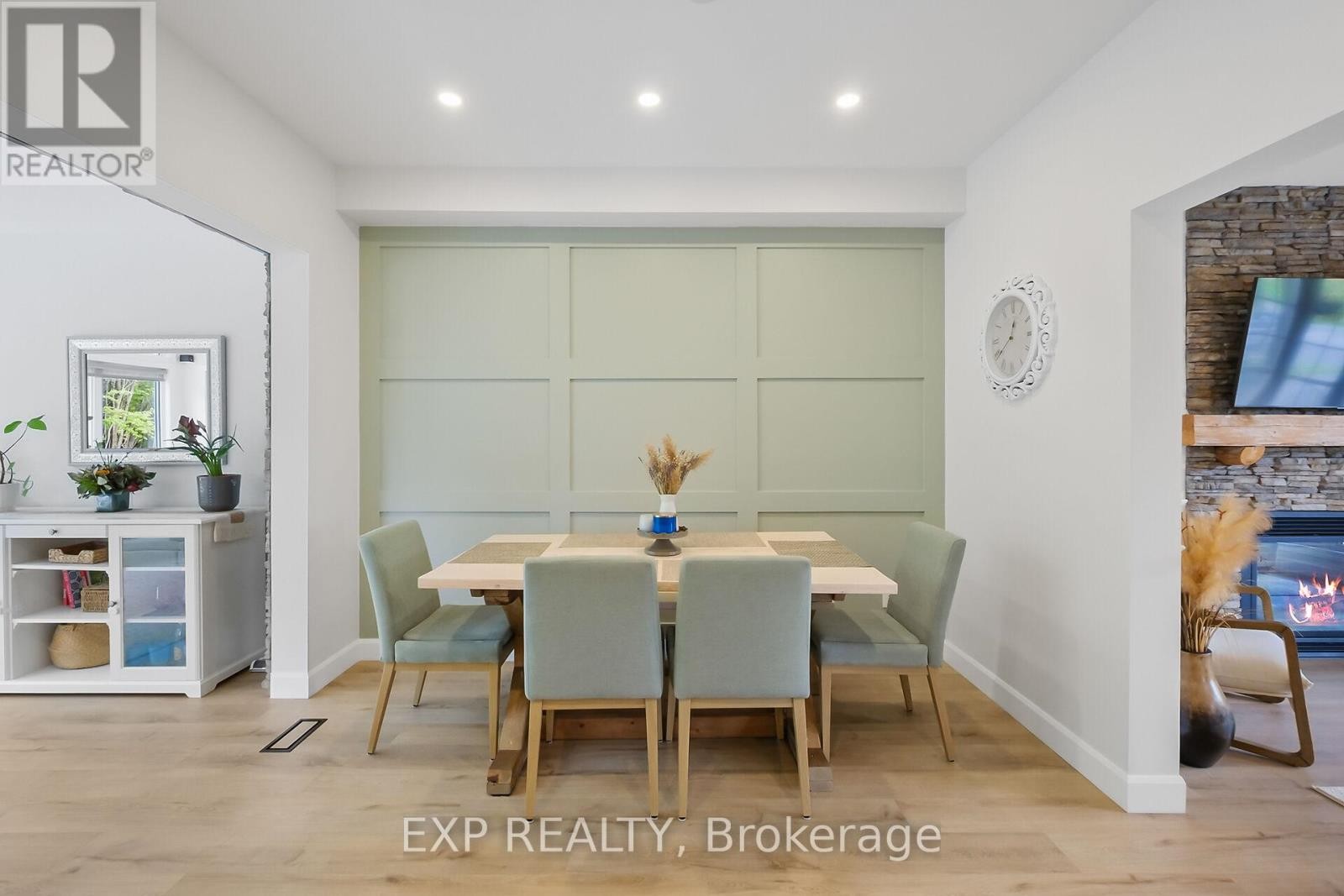 












86 OASIS STREET

,
The Nation,




Ontario
K0A2M0

