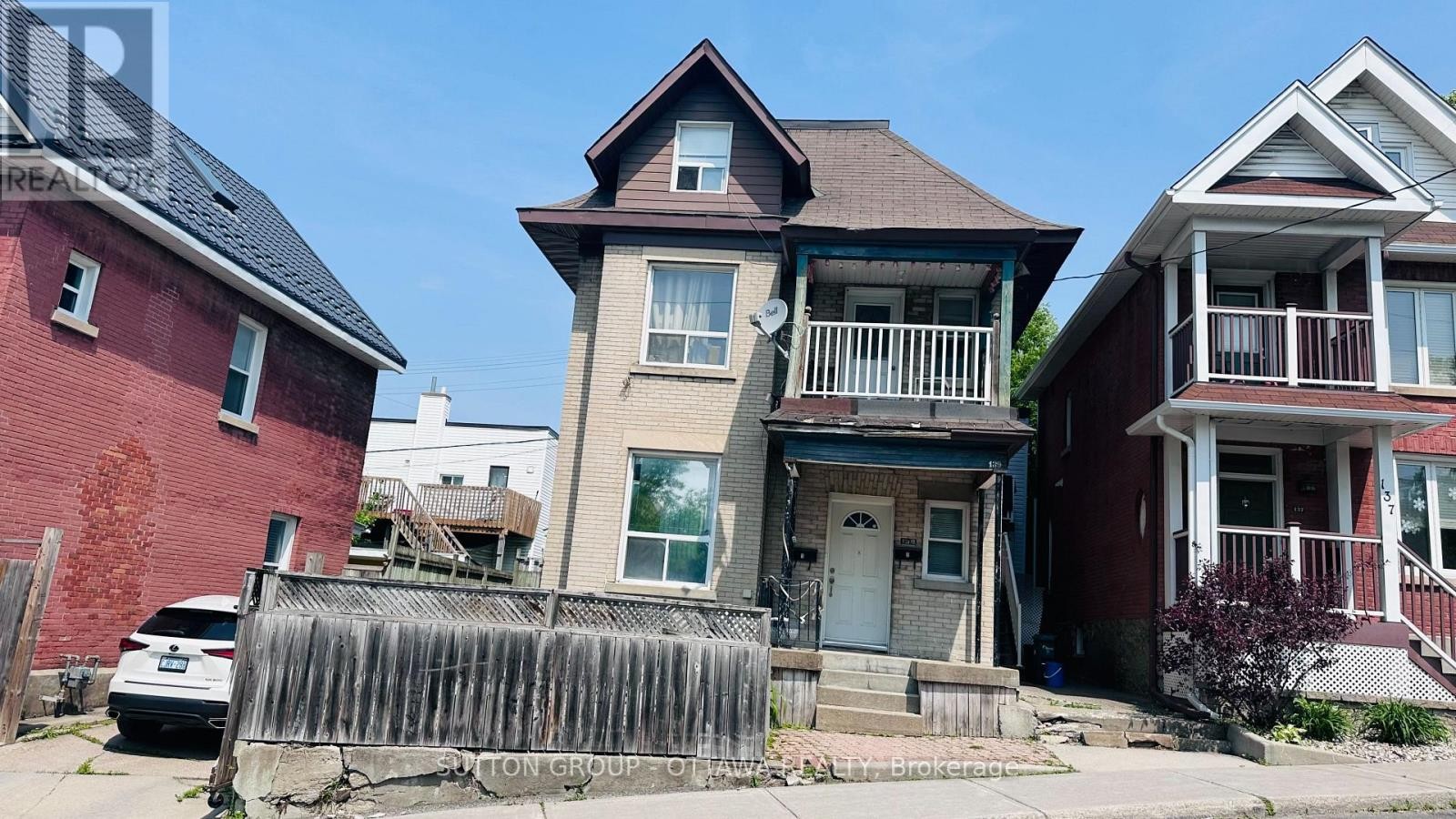 












139 ECCLES STREET

,
Ottawa,




Ontario
K1R6S7

