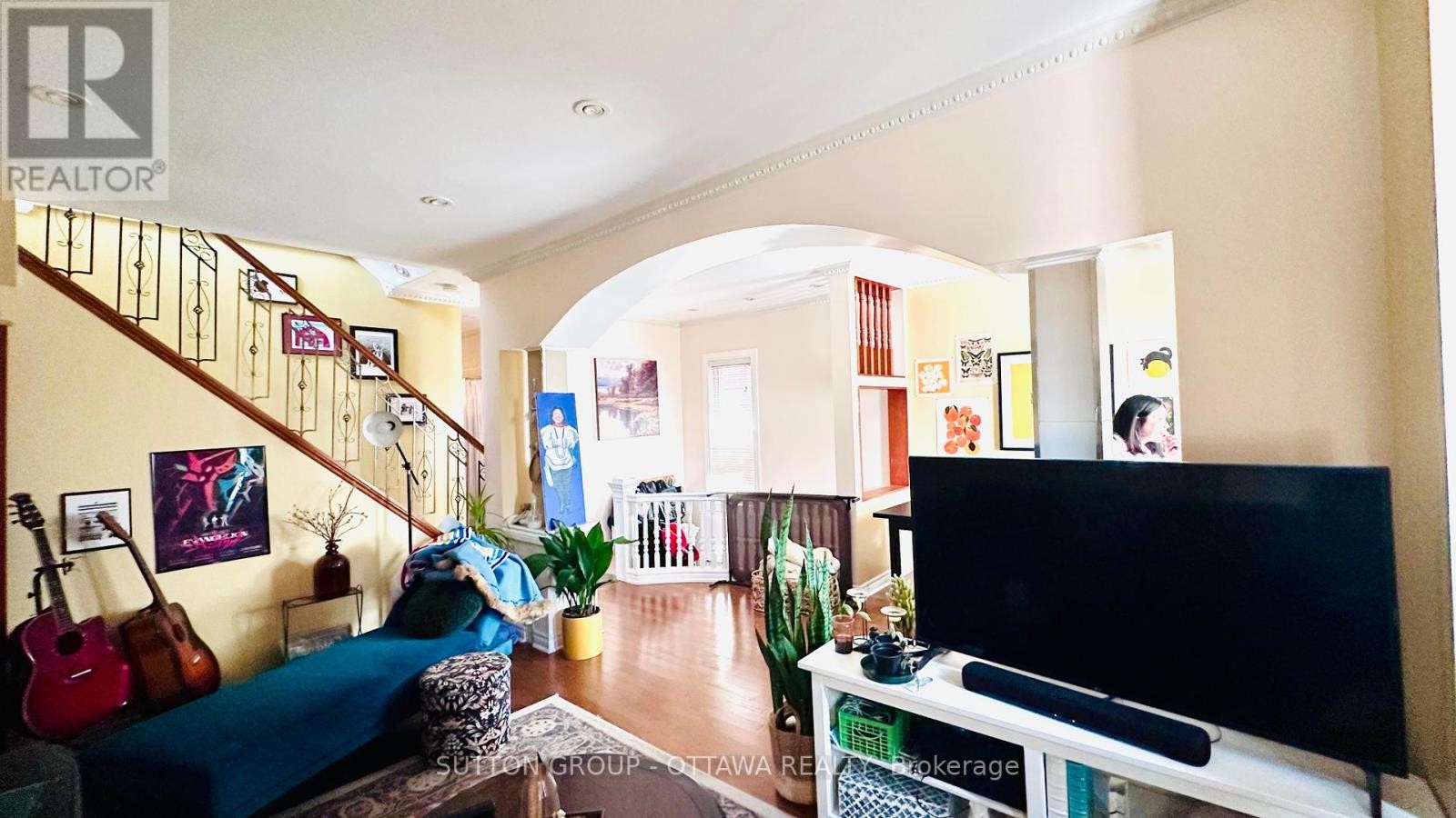 












139 ECCLES STREET

,
Ottawa,




Ontario
K1R6S7

